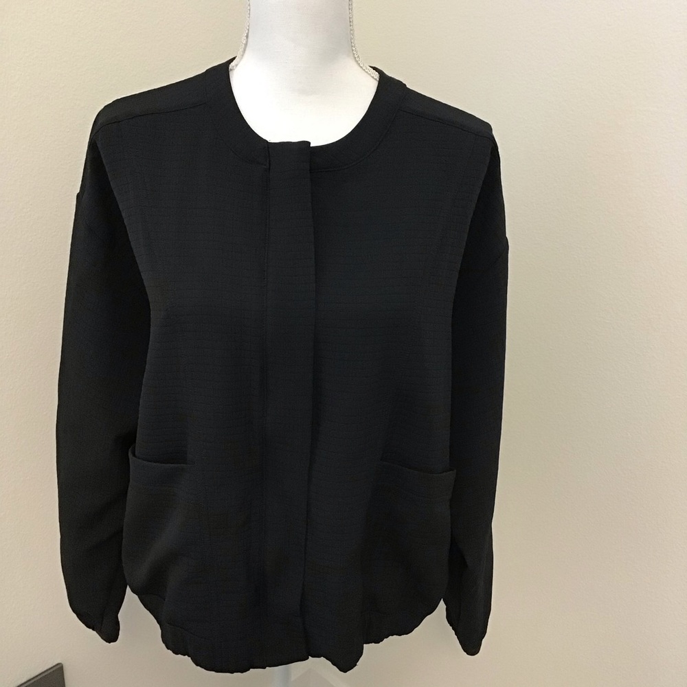 New Balance Women’s Cropped Cocoon Jacket - Picture 7 of 7
